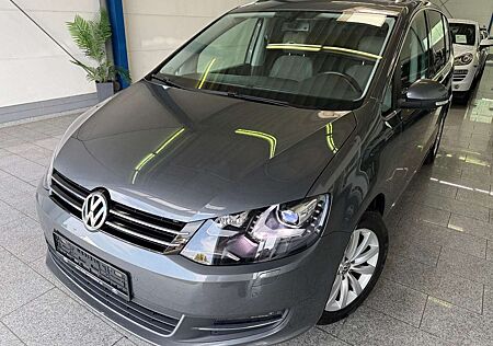 VW Sharan Volkswagen 2.0 TDI*HIGHL*AUTO*7-SITZ*KAMR*BI-XN*1-HD