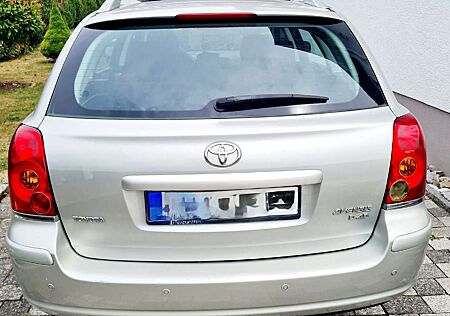 Toyota Avensis 2.2 D-CAT Combi Sol