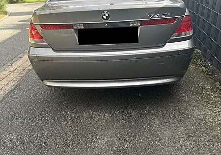 BMW 745i 745