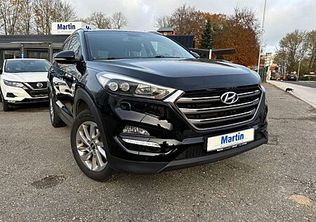 Hyundai Tucson blue