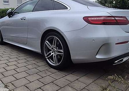 Mercedes-Benz E 220 d Coupe 9G-TRONIC AMG Line Widescreen