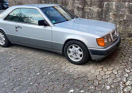 Mercedes-Benz 230 W124