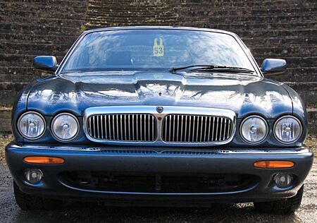 Jaguar XJR Top gepflegter XJR mit Chrome 3 Jahre Garantie