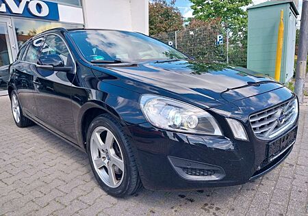 Volvo V60 D5 Kombi Momentum Autom.