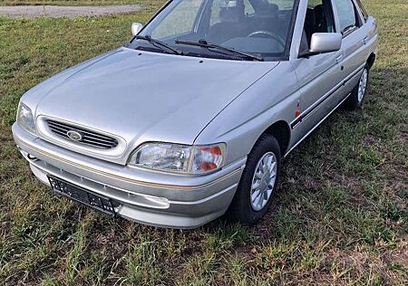Ford Escort gebraucht kaufen Ford Escort 16V Ghia