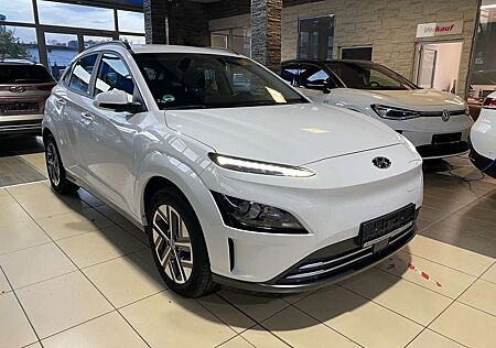 Hyundai Kona Select dig.Cockpit R.Cam ACC SHZ SOH:100%