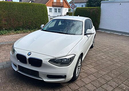 BMW 116i 116 Adv Plus Navi Klimaaut. Steuerkette neu !!