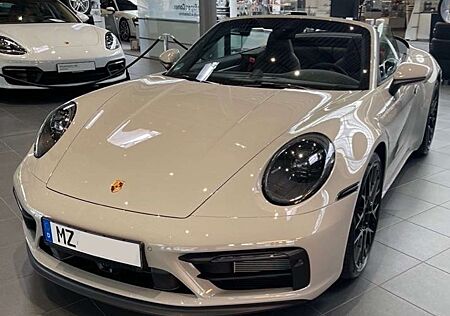 Porsche 992 911 Carrera Cabrio GTS PDK