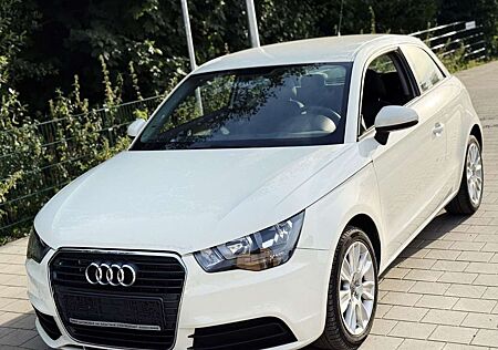 Audi A1 1.2TFSI Attraction Tüv NEU Service NEU Klima