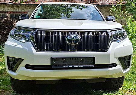 Toyota Land Cruiser 2.8 D-4D AUTOM. *TEC* 360° 1.HAND! STANDHEIZUNG