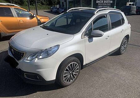 Peugeot 2008 *NAVI*WEIß METALLIC*SCHECKHEFT*