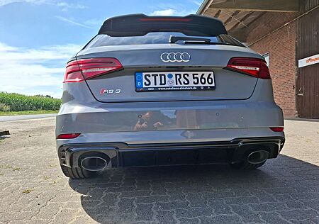 Audi RS3 Limousine S tronic