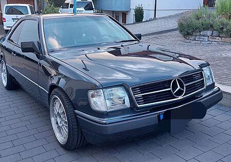Mercedes-Benz E 300 300 ce