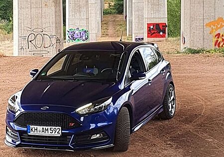 Ford Focus 2.0 EcoBoost ST