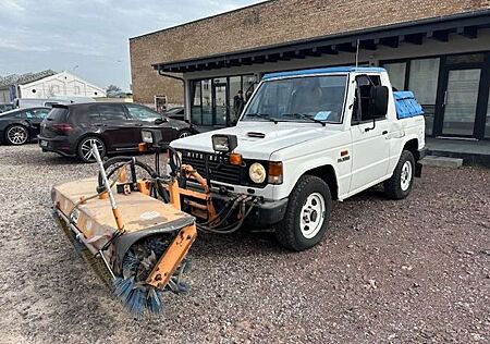 Mitsubishi Pajero 2.5 TD *4x4*Kehrmaschine