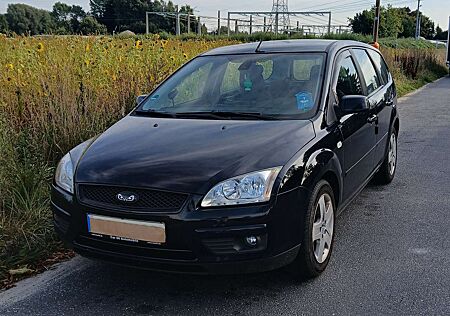 Ford Focus Turnier 1.6 16V Ghia