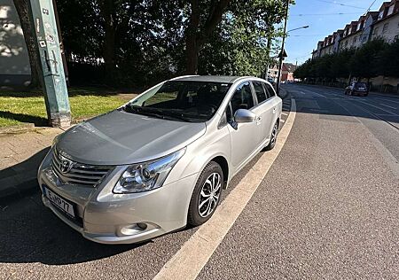 Toyota Avensis Combi 1.8 Edition