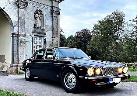 Jaguar XJ12 Daimler Double Six