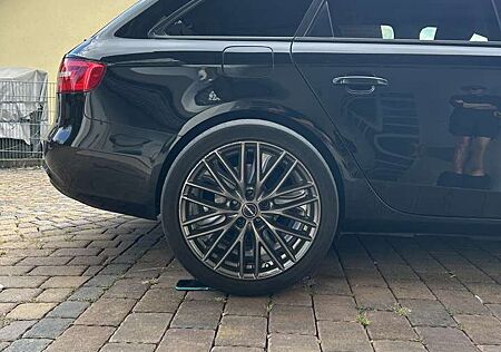 Audi A4 Avant 2.0 TDI viele neue Teile und Scheckheft top