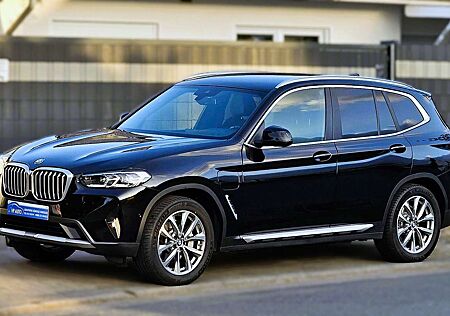 BMW X3 Baureihe xDrive 30 e M Lenkrad HUD Ambient