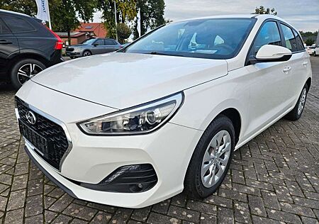 Hyundai i30 cw Select ALLWETTER BT TEMPOMAT