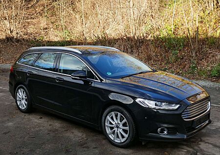 Ford Mondeo 2.0 TDCI Titanium Panorama/Kamera/1 Hand