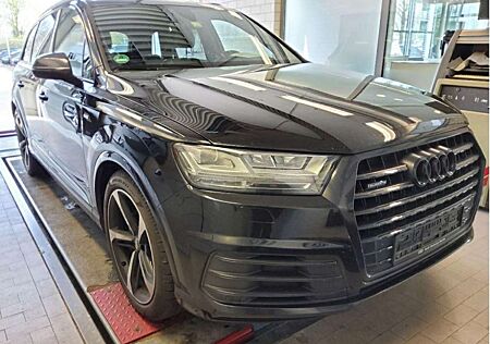 Audi Q7 3.0 TDI quattro - S LINE / BOSE / ALL-BLACK