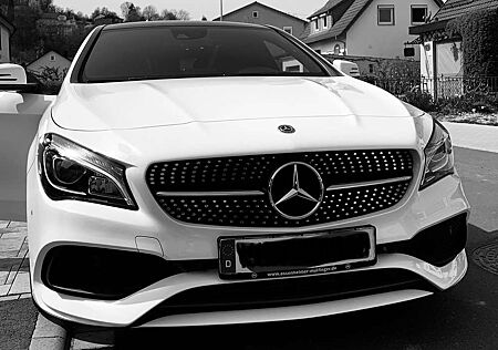 Mercedes-Benz CLA 250 4Matic 7G-DCT AMG Line