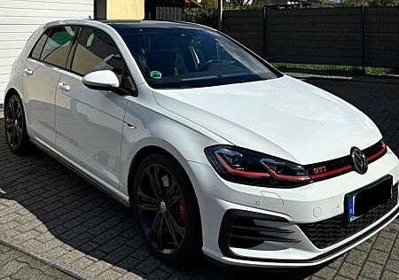 VW Golf GTI Volkswagen PERFORMANCE DSG PANO KAMERA DAB