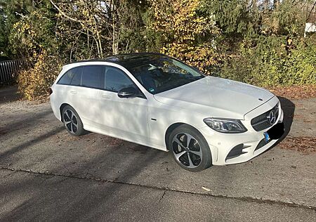Mercedes-Benz C 300 e T 9G-TRONIC AMG Line