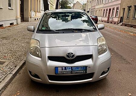Toyota Yaris 1.0 VVT-i Cool TÜV 04.2026