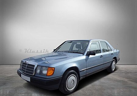 Mercedes-Benz 230 E - W124 - H Kennzeichen - Vor Mopf