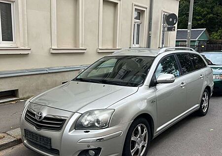 Toyota Avensis 2.2 D-4D Combi