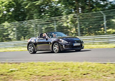 Nissan 370Z 370 Z Roadster Pack / Invidia