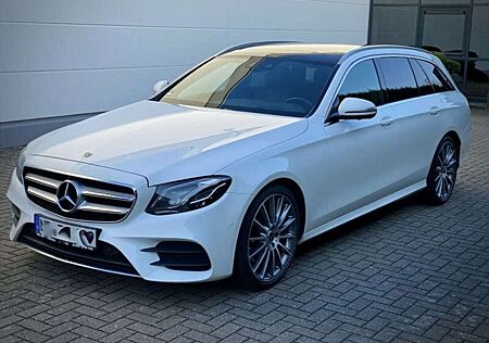 Mercedes-Benz E 220 4Matic AMG Paket, Pano, Standh. 8fach, Nappa