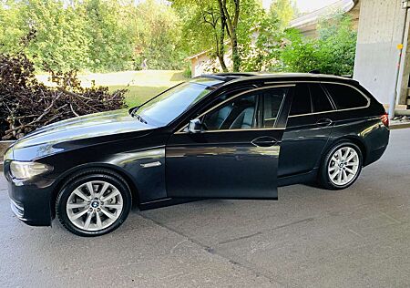 BMW 520d 520 xDrive Touring Aut. Luxury Line