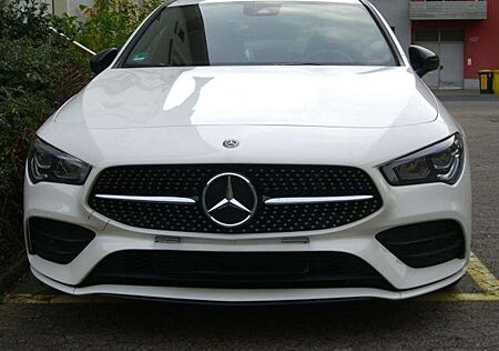 Mercedes-Benz CLA 200 Shooting Brake 7G-DCT AMG Line