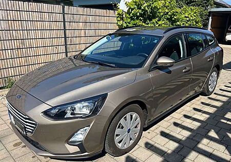 Ford Focus Turnier 1.0 EcoBoost Start-Stopp-System TREND