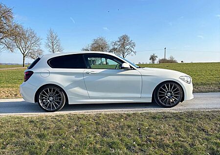 BMW 116i 116 - M-Paket*Xenon*19Zoll*SHZ*Alcantara