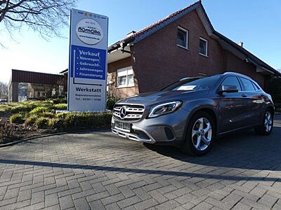 Mercedes-Benz GLA 200 "URBAN" 7G-DCT LED PANO AHK NAVI ALU RFK