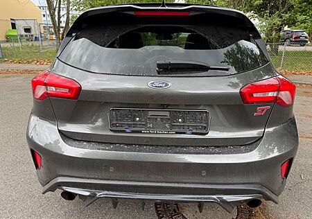 Ford Focus Lim. ST PERFORMANCE HU Mai 2027 Panorama