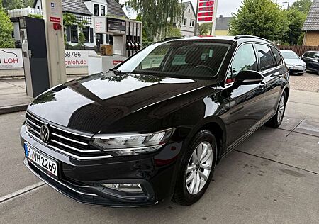 VW Passat Variant Volkswagen Comfortline Business LED Navi AHK TOP