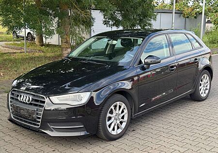 Audi A3 Sportback 1.6 TDI XENON*KLIMA*1HAND*Bluetooth