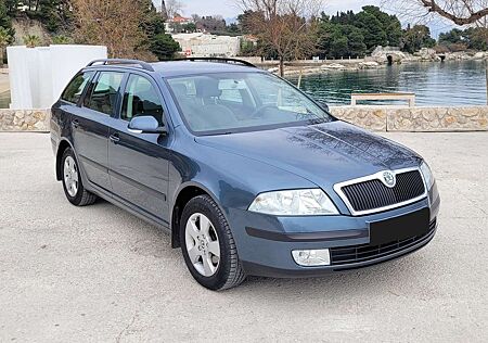 Skoda Octavia Combi 1.6 Ambiente