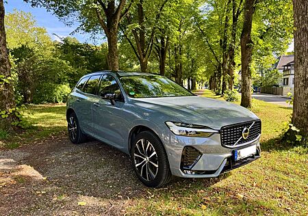 Volvo XC 60 XC60 Ultimate Dark / Luftfahrw. / B&W / HUD / Panorama