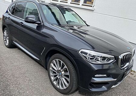 BMW X3 xDrive 20 d Luxury Line*Navi-LED-AHK*