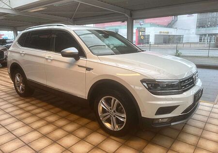 VW Tiguan Allspace Volkswagen Highline 4Motion 7 Sitze+LED+AHK