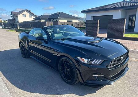 Ford Mustang Cabrio 3,7 Automatik/ Leder/ Blackline