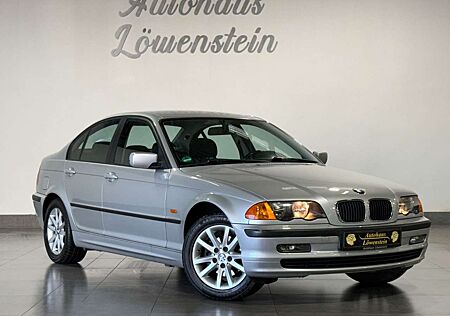 BMW 318 i*SHZ*AUT*PDC*S-HEFT*GEPFLEGT