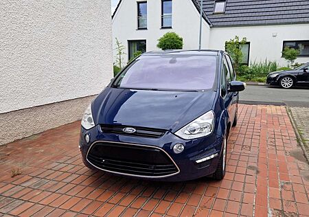 Ford Galaxy 2.2 TDCi DPF Titanium